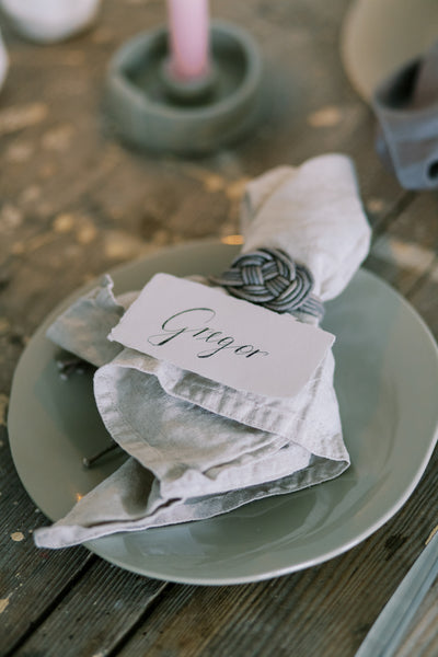 HOW TO WRITE THE PERFECT PLACE CARD FOR YOUR DINING TABLE
