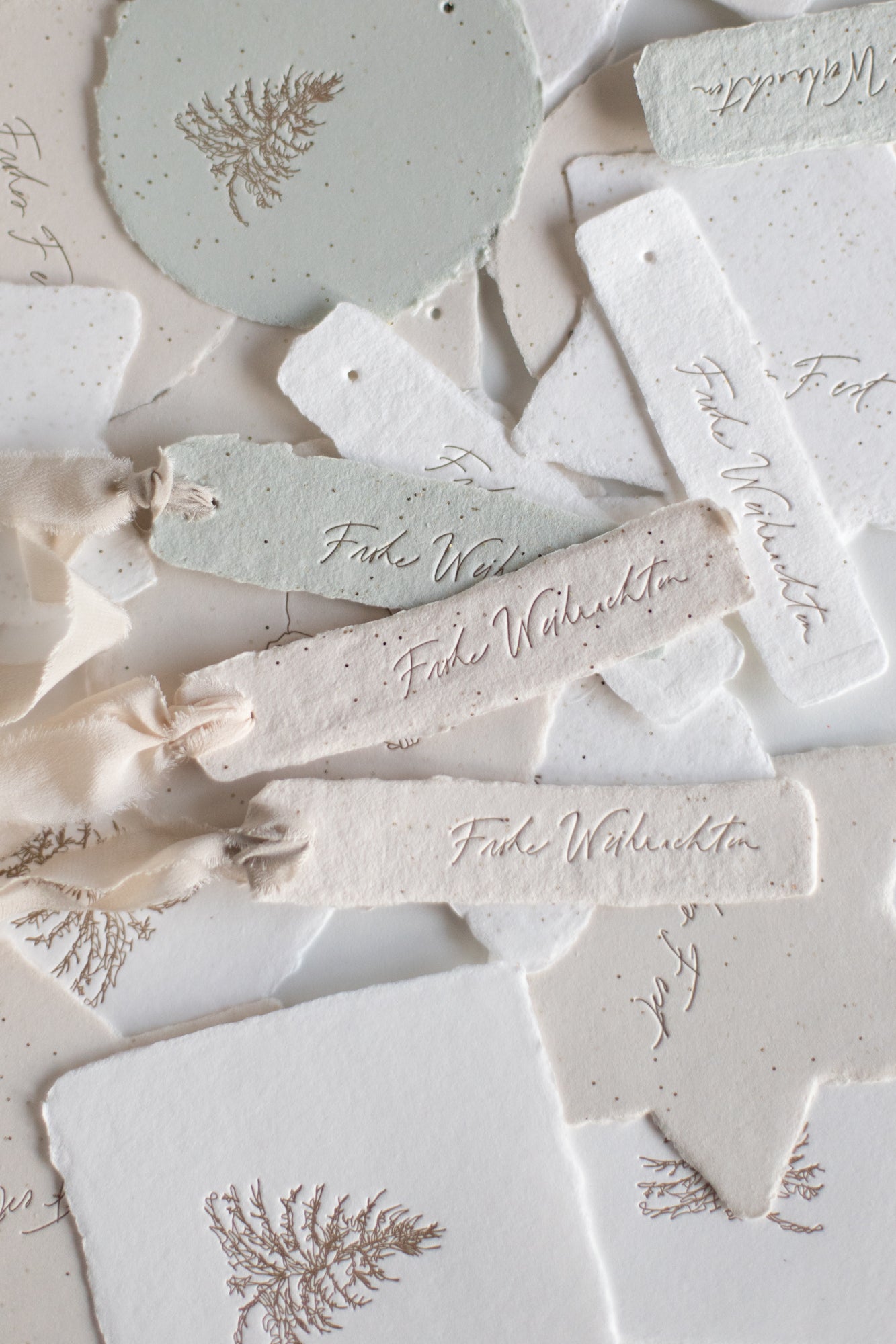 JOYEUX NOEL / Bone Glitter Small Letterpress Tags Set