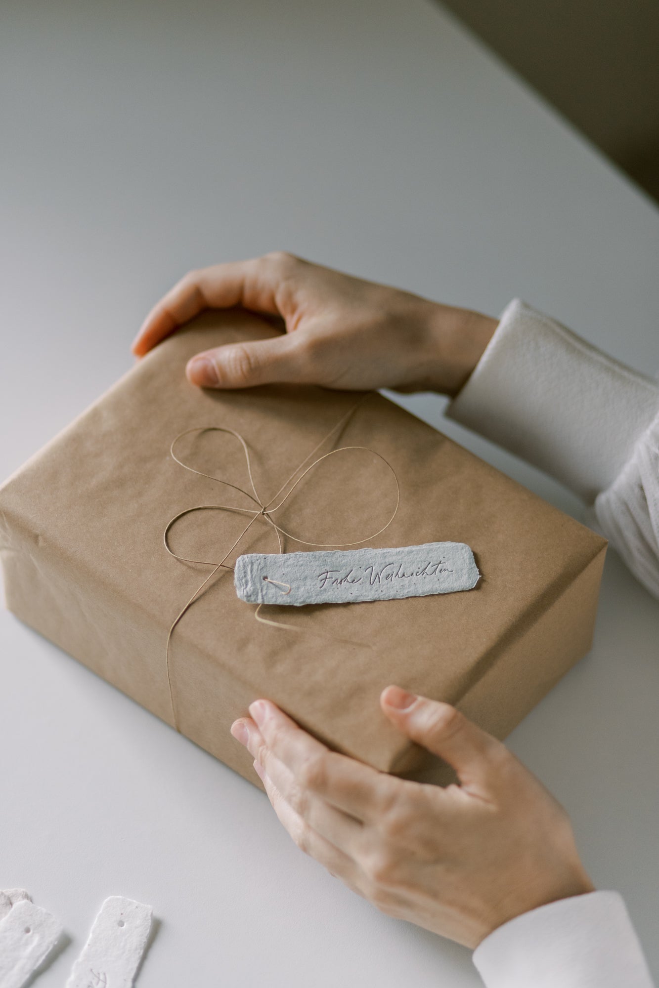 JOYEUX NOEL / Bone Glitter Small Letterpress Tags Set